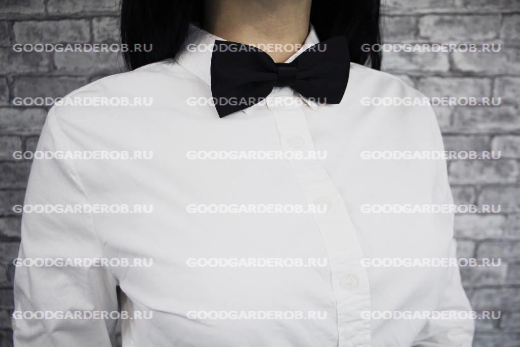 Гардеробщик в классической форме одежды + бабочка + чёрная жилетка + белые перчатки